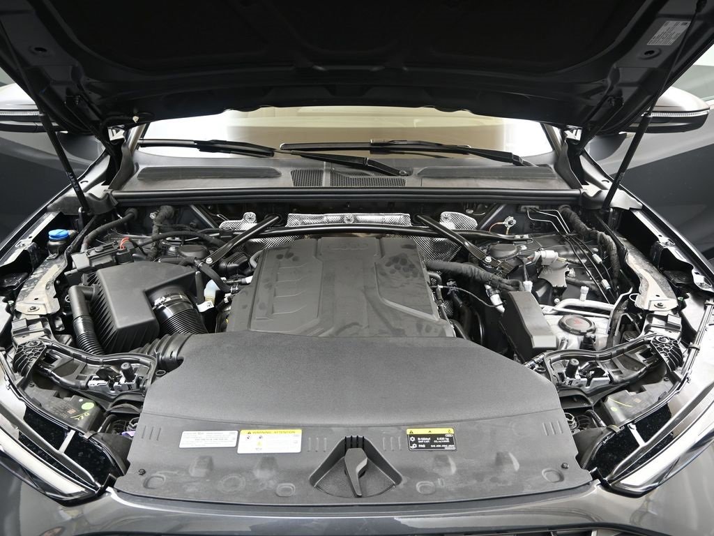 Used 2025 Audi Q5 2.0T Premium w/ Convenience Package image 10