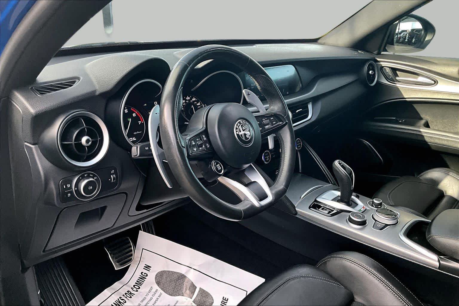 Used 2022 Alfa Romeo Stelvio Veloce AWD/4WD image 18