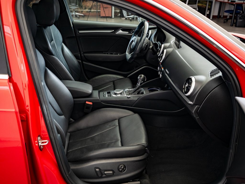 Used 2017 Audi A3 e-tron Prestige w/ Prestige Package image 21