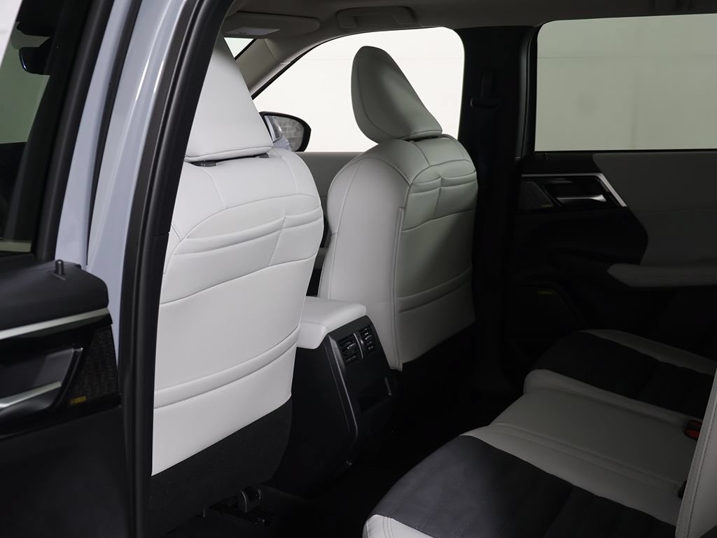 New 2026 Mitsubishi Outlander SE FWD image 31