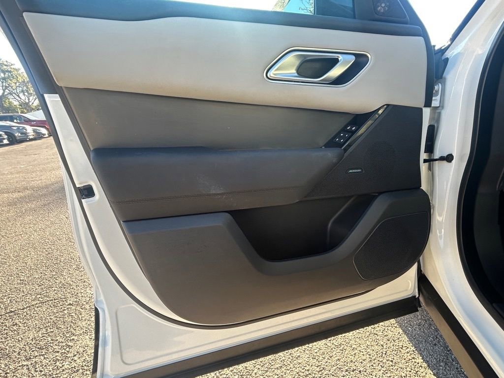 Used 2025 Land Rover Range Rover Velar Dynamic SE image 33