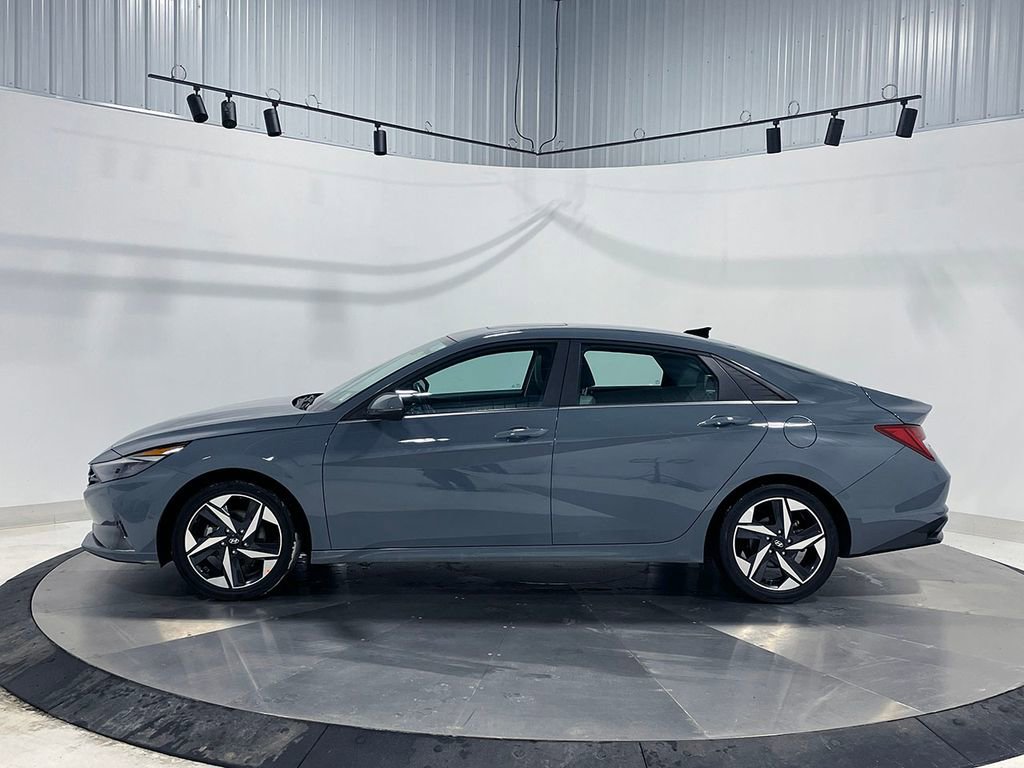 Used 2023 Hyundai Elantra Limited image 14