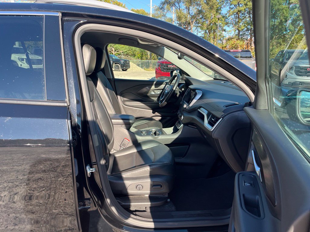 Used 2024 GMC Terrain SLT FWD image 34