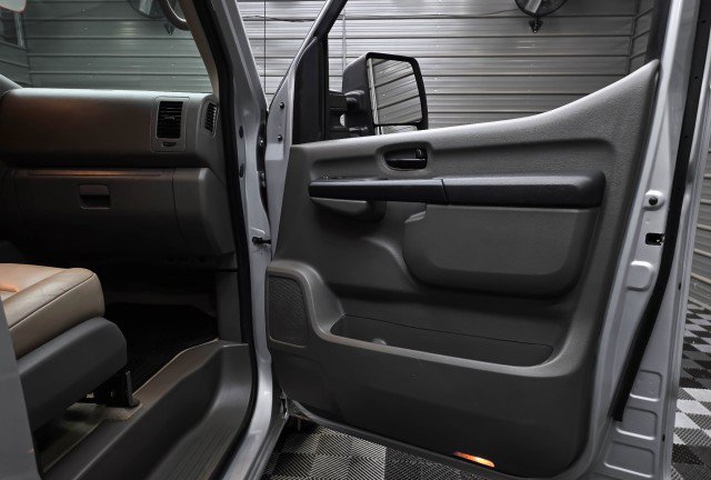 Used 2019 Nissan NV 3500 SL RWD image 32