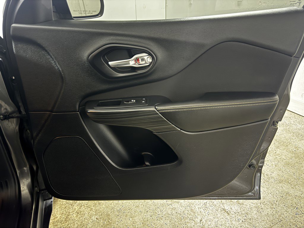 Used 2016 Jeep Cherokee Latitude w/ Comfort/Convenience Group image 77