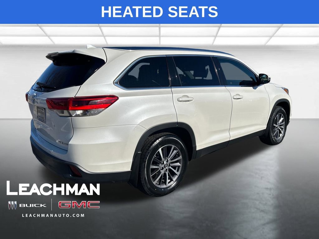 Used 2019 Toyota Highlander XLE image 3