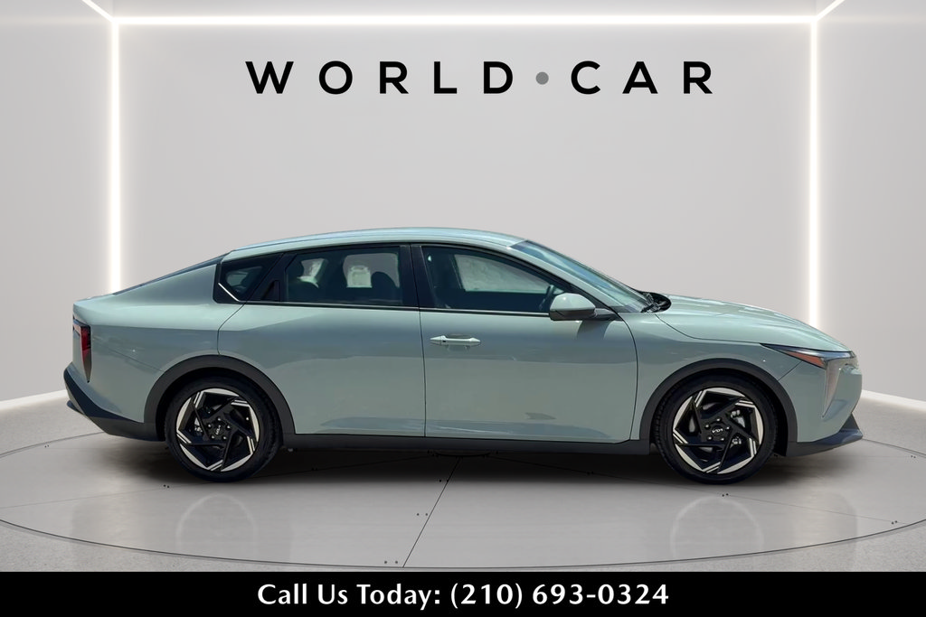 Used 2025 Kia K4 EX FWD image 2