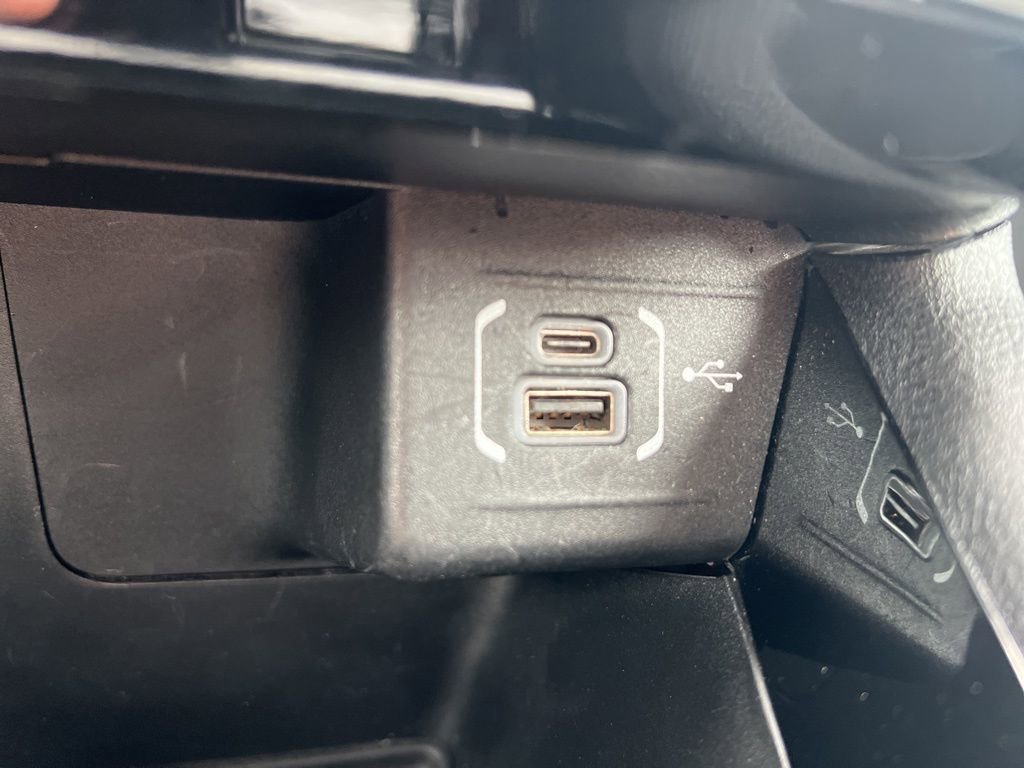 Used 2025 Jeep Compass Limited image 21