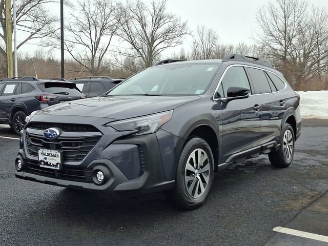 Used 2023 Subaru Outback Premium image 3