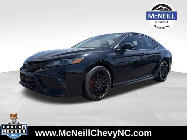 Used 2023 Toyota Camry SE FWD image 3