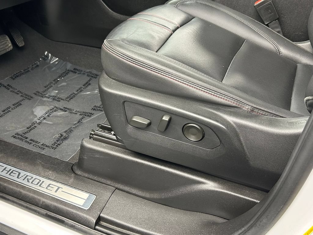 Used 2024 Chevrolet Suburban RST RWD image 12