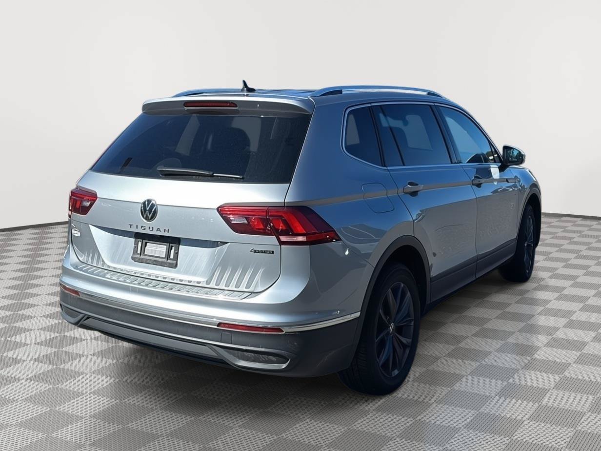 Used 2023 Volkswagen Tiguan SE w/ Panoramic Sunroof Package AWD/4WD image 5