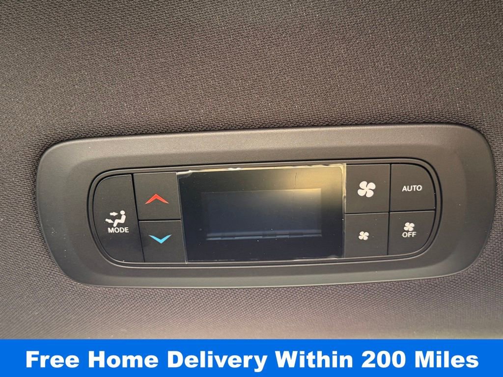 New 2026 Chrysler Pacifica Select w/ S Appearance Package image 28