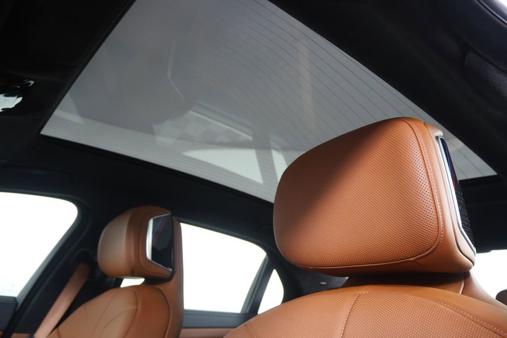 Certified 2025 BMW 740i image 12