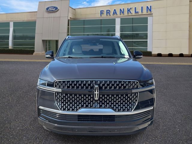 New 2026 Lincoln Navigator L Premier image 2