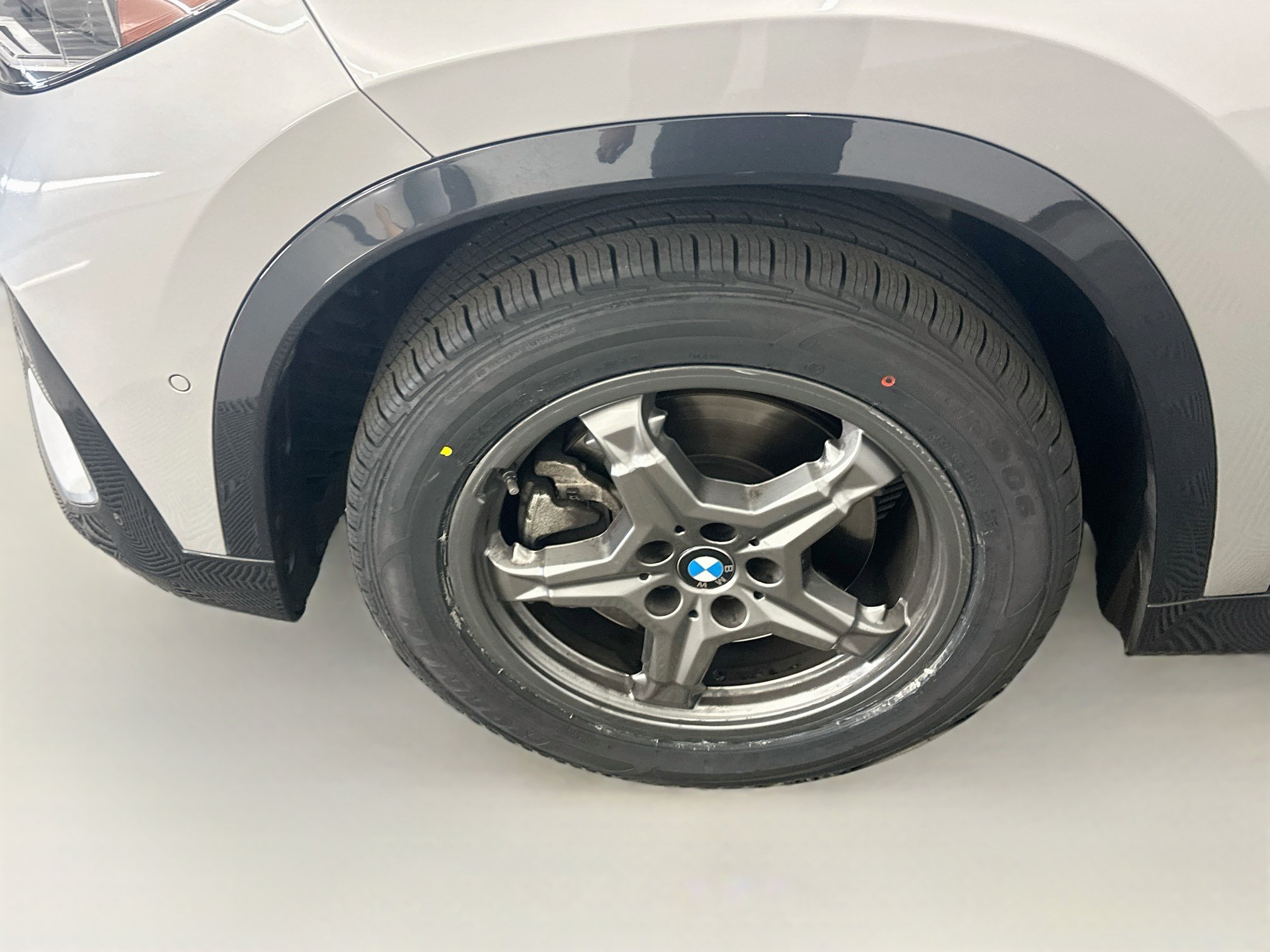 Used 2025 BMW X1 xDrive28i AWD/4WD image 11