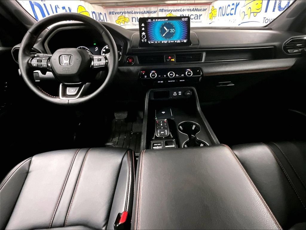 Used 2025 Honda Pilot TrailSport image 22