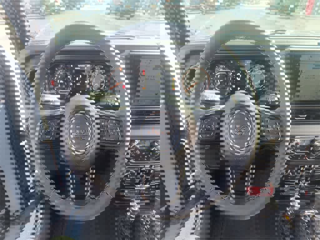 Used 2025 Jeep Gladiator Rubicon w/ Convenience Group image 14