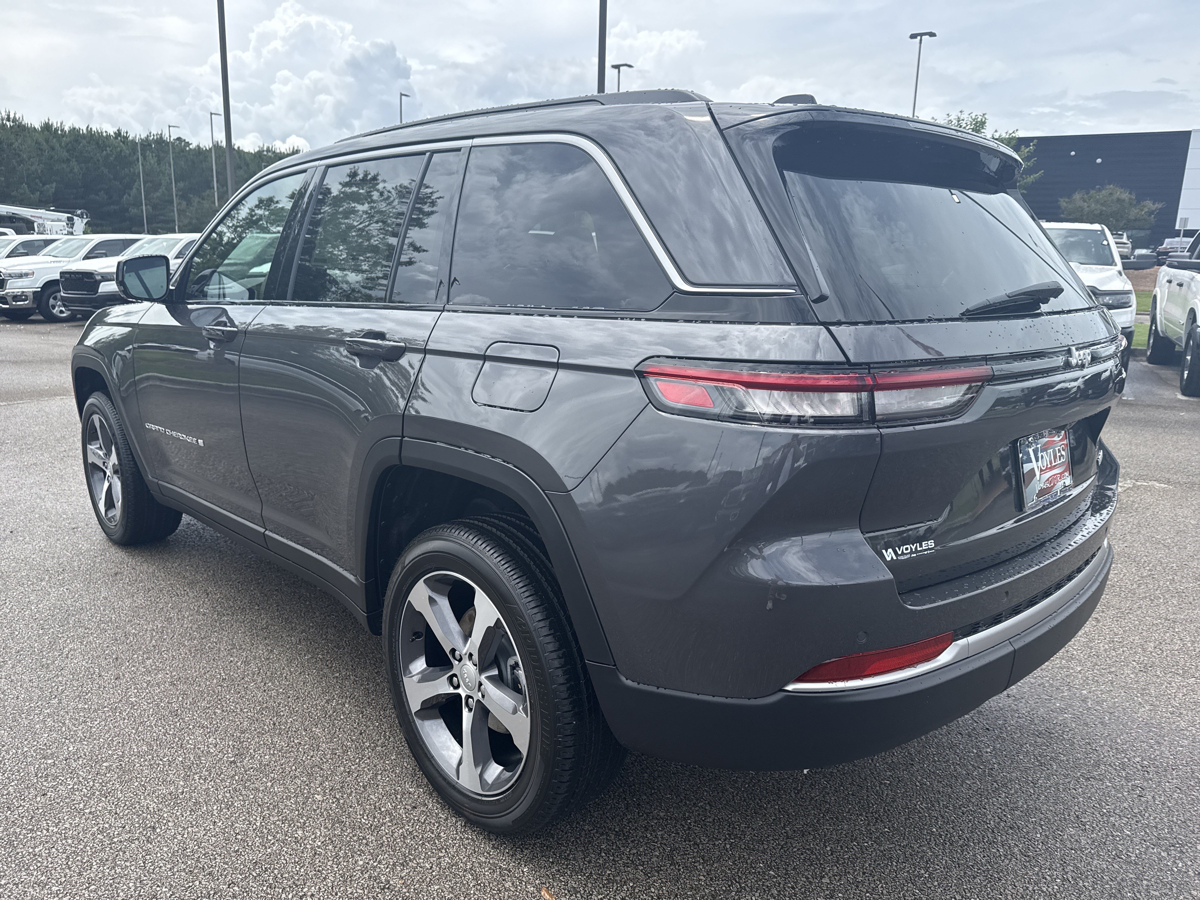 New 2026 Jeep Grand Cherokee Limited RWD image 5
