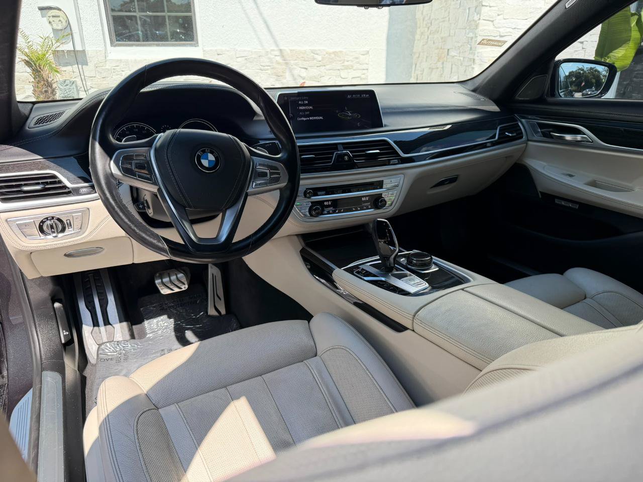 Used 2017 BMW 740i RWD image 25