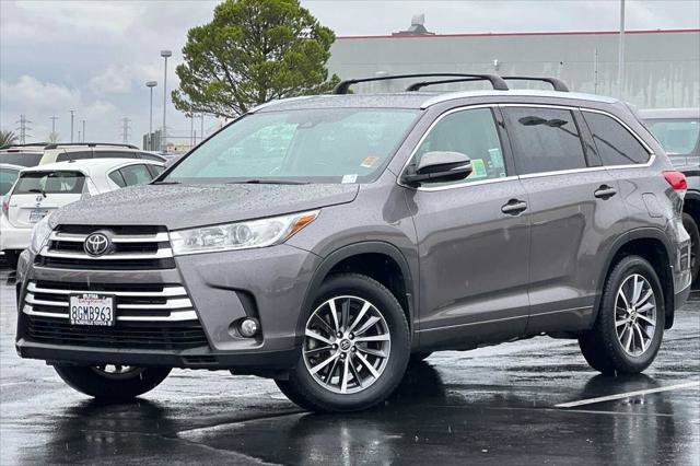 Certified 2018 Toyota Highlander XLE image 1