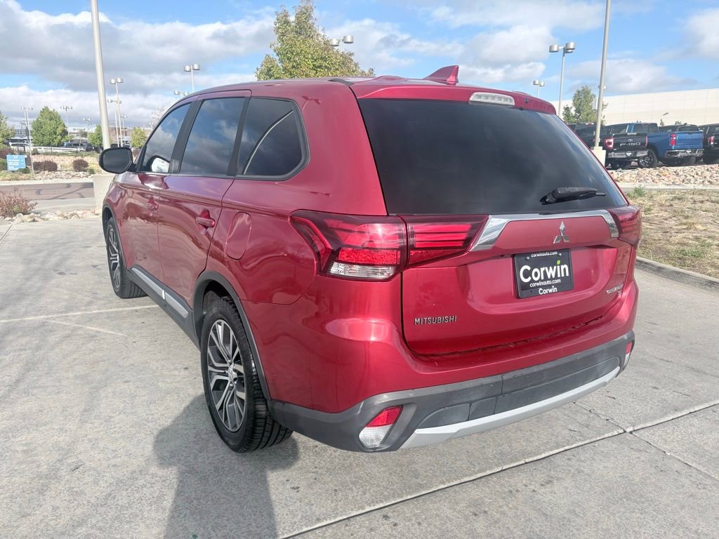 Used 2018 Mitsubishi Outlander SE AWD/4WD image 5