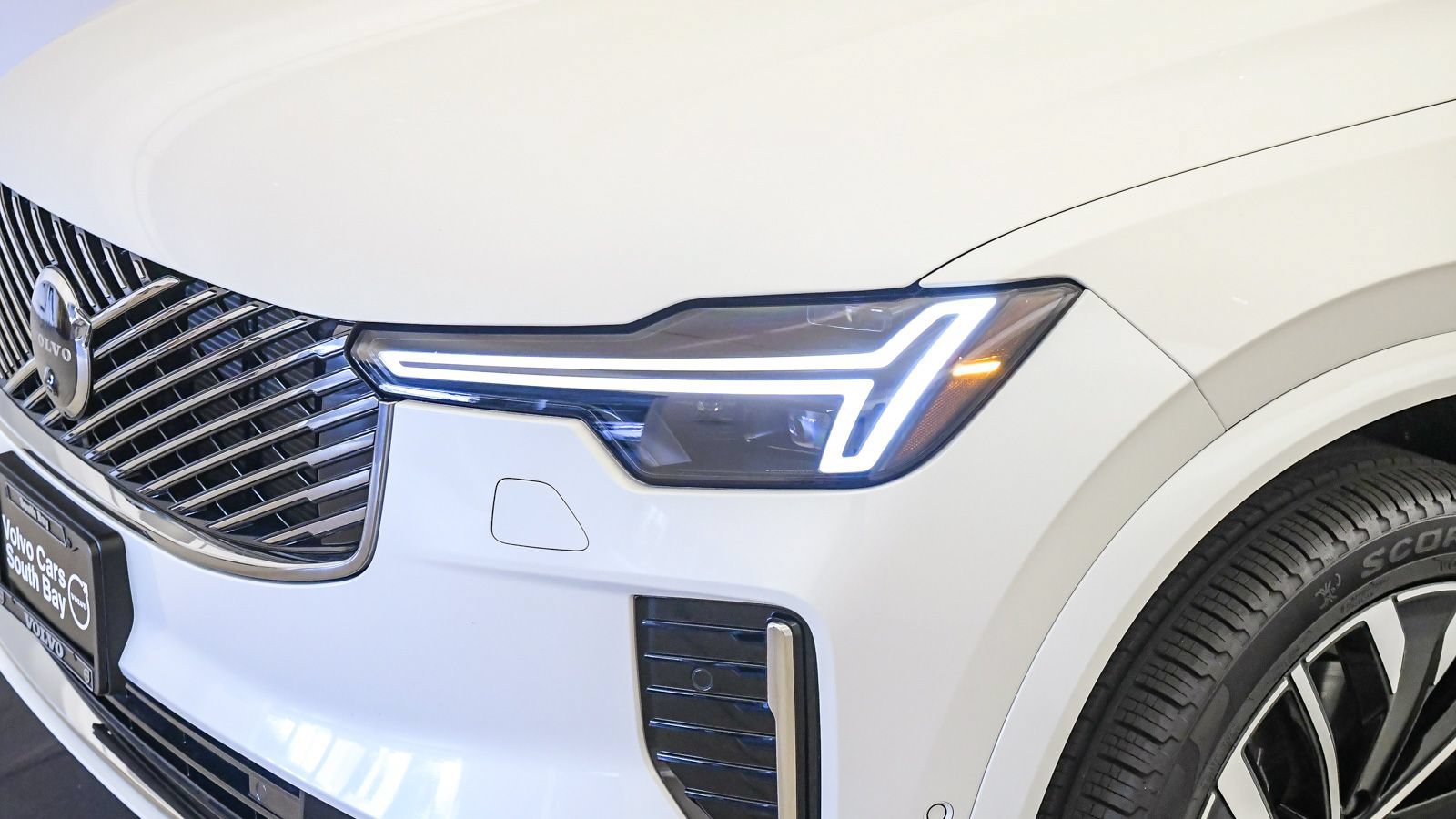 Used 2026 Volvo XC90 B6 Plus w/ Protection Package Premier AWD/4WD image 9