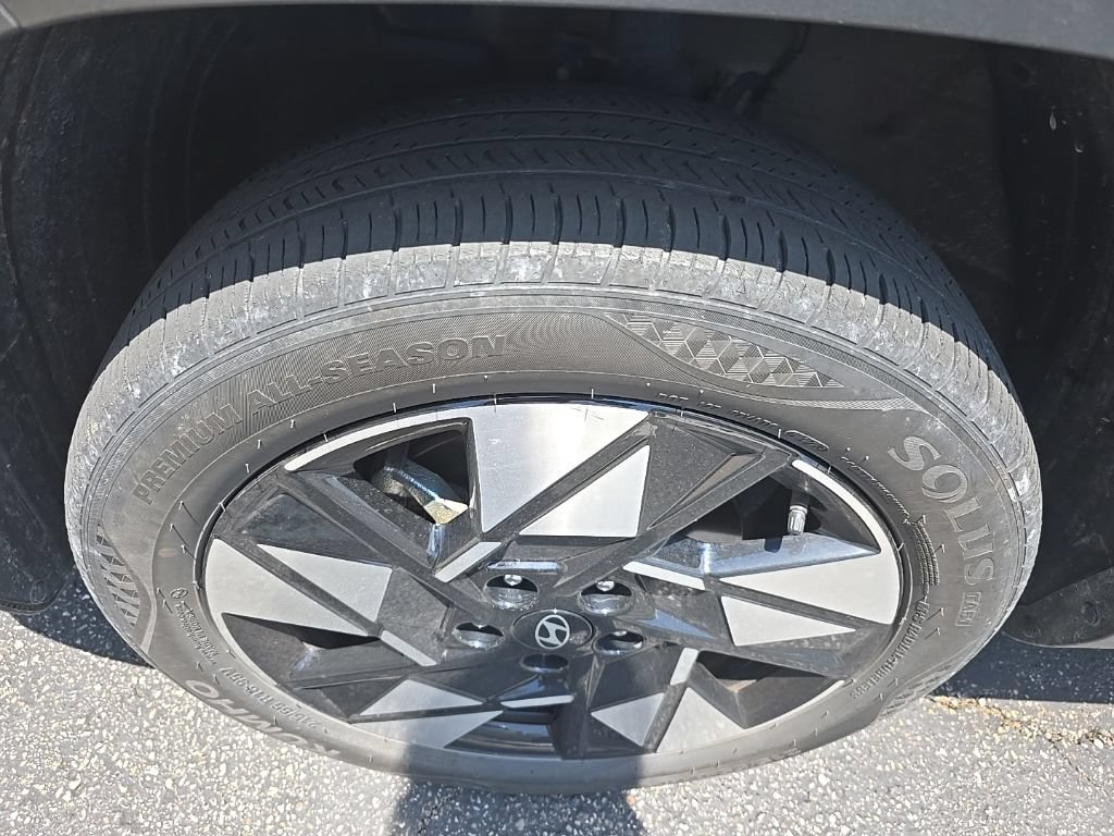 Used 2024 Hyundai Kona SEL w/ Convenience Package AWD/4WD image 3