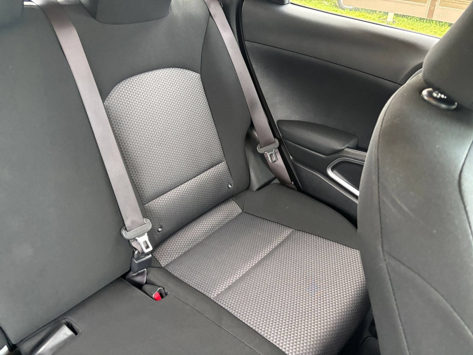 Used 2025 Kia Soul LX w/ LX Technology Package FWD image 37