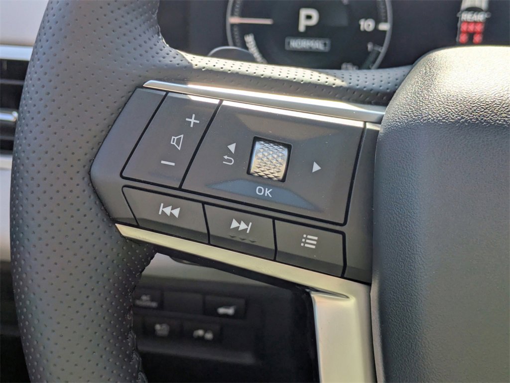 New 2025 Mitsubishi Outlander SEL image 25