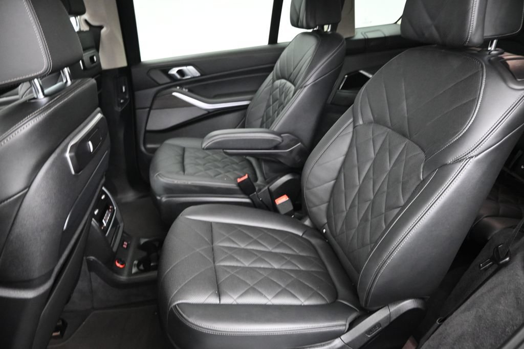 Used 2024 BMW X7 xDrive40i w/ Premium Package AWD/4WD image 25