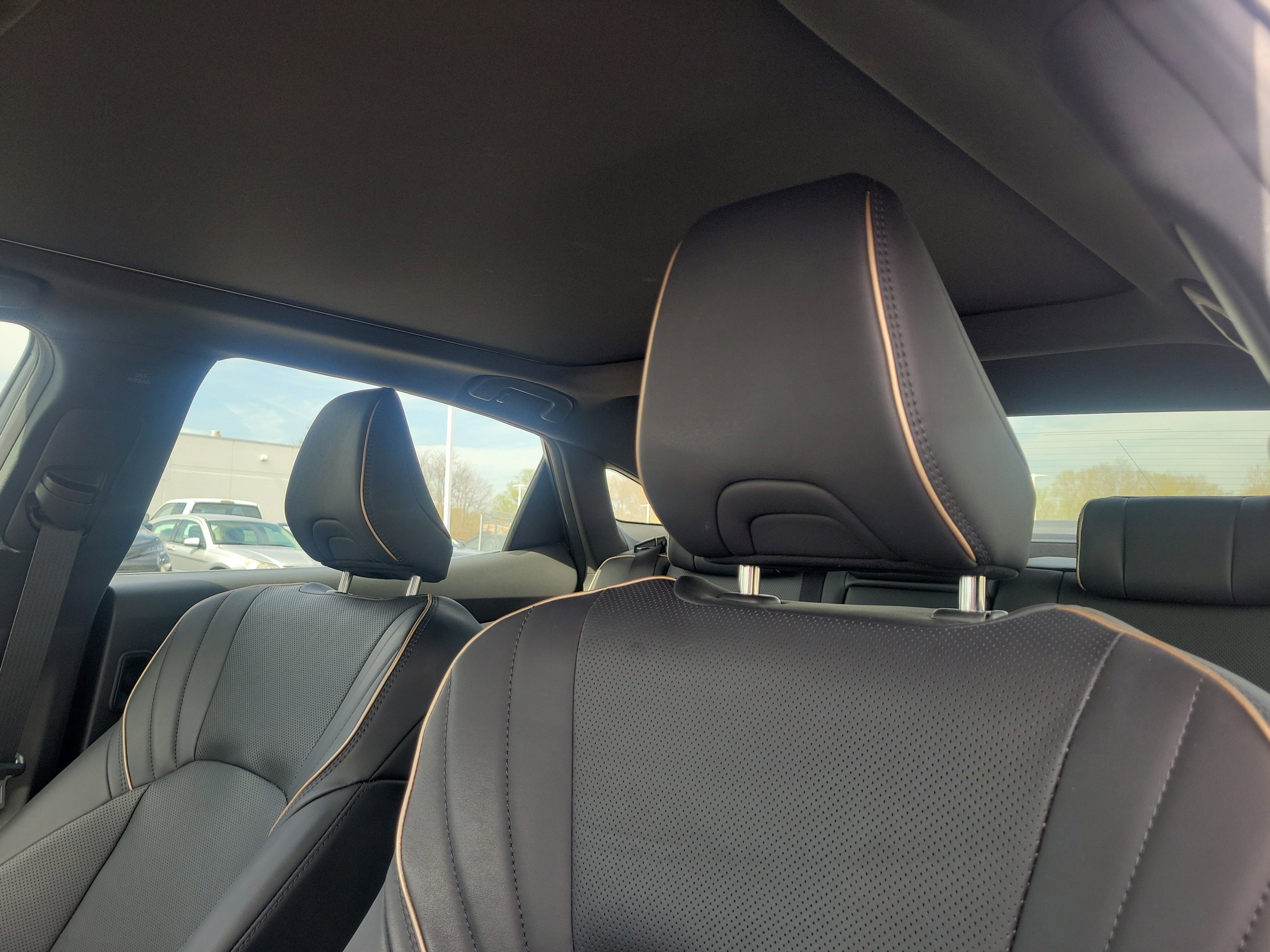 Used 2023 Toyota Crown Limited image 16