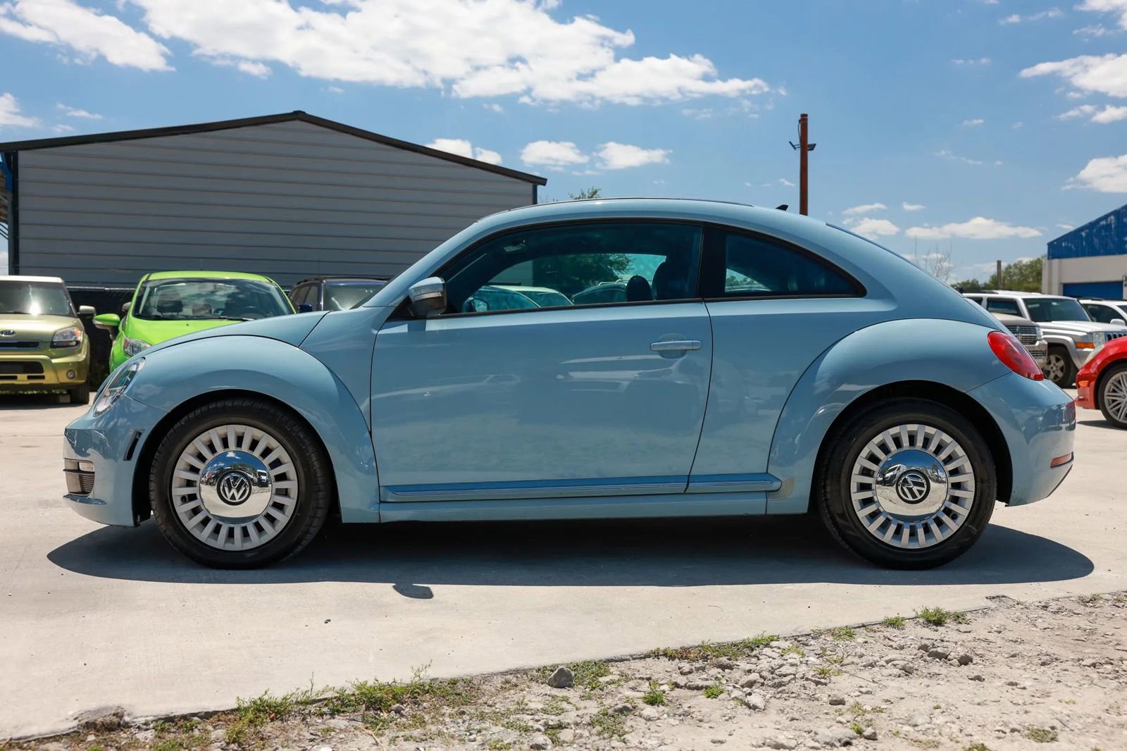 Used 2013 Volkswagen Beetle 2.5 image 3