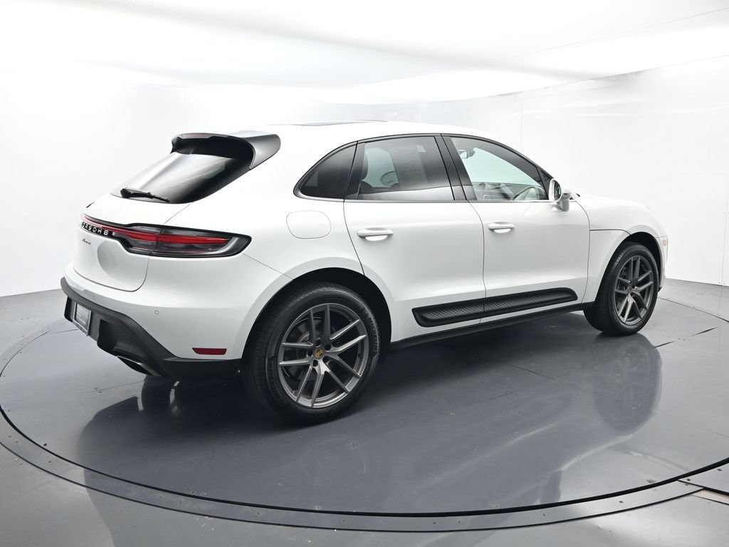 Certified 2025 Porsche Macan AWD/4WD image 15