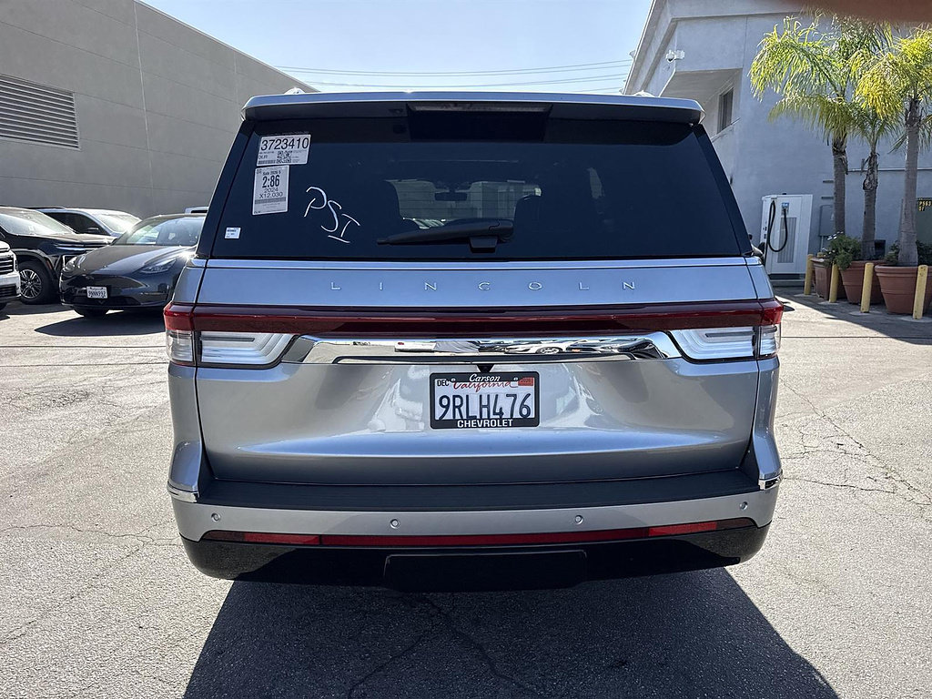 Used 2024 Lincoln Navigator Reserve AWD/4WD image 4
