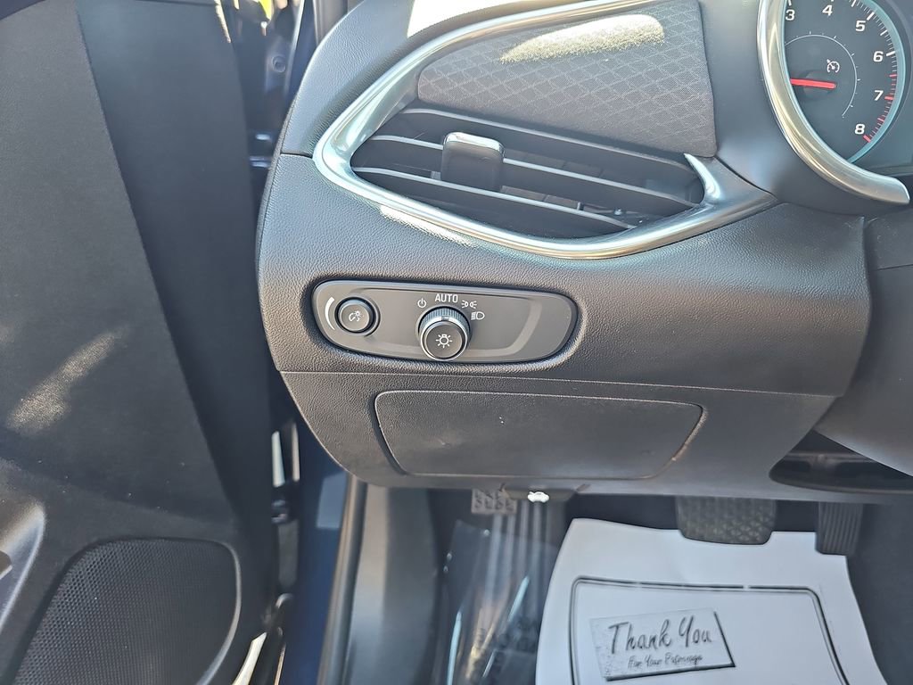 Used 2021 Chevrolet Malibu LT image 29