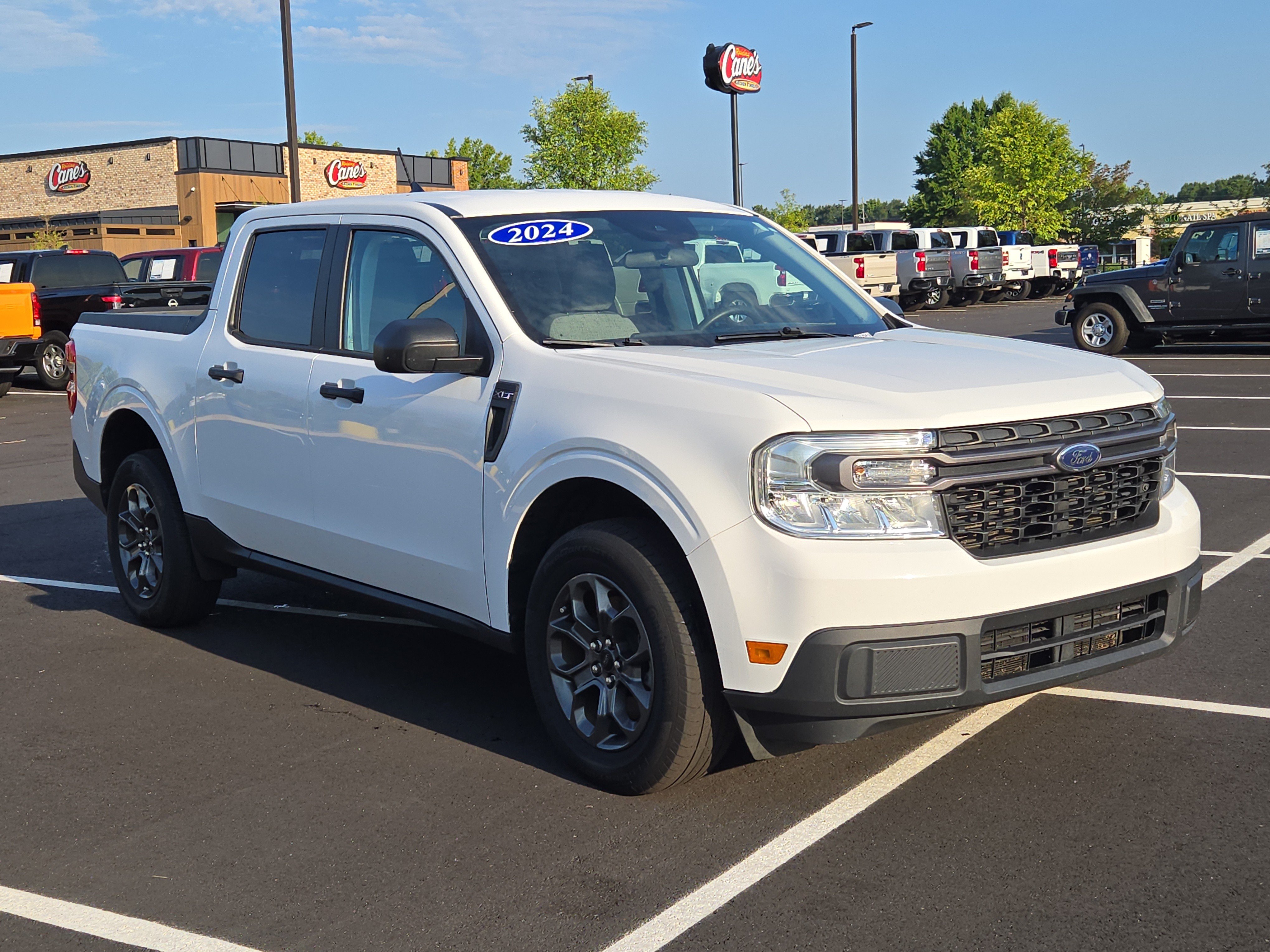 Used 2024 Ford Maverick XLT FWD image 3