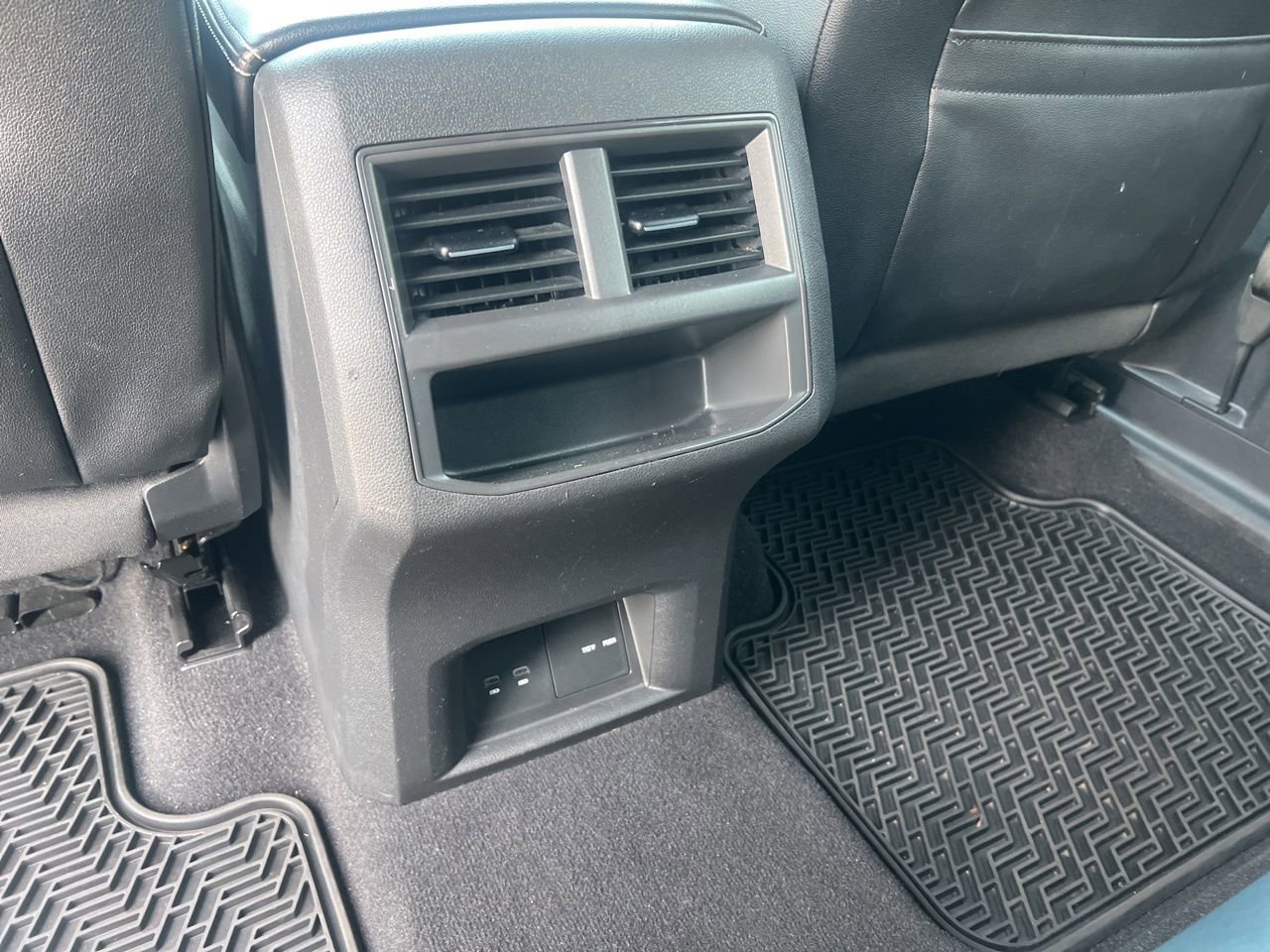 Used 2021 Volkswagen Atlas Cross Sport SEL image 18