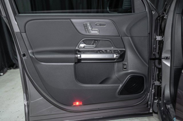 New 2025 Mercedes-Benz EQB 250+ image 9