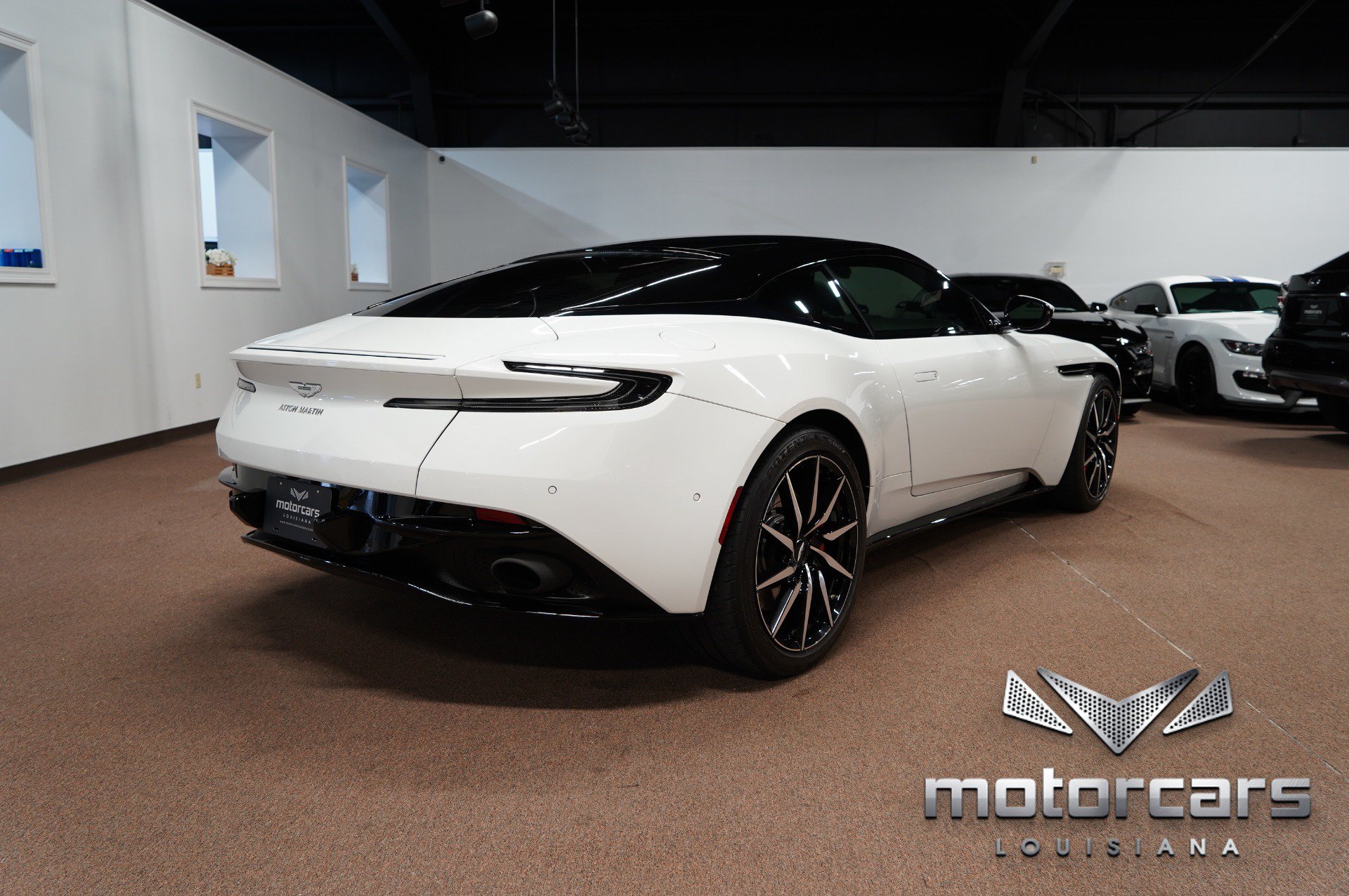 Used 2018 Aston Martin DB11 Coupe RWD image 7