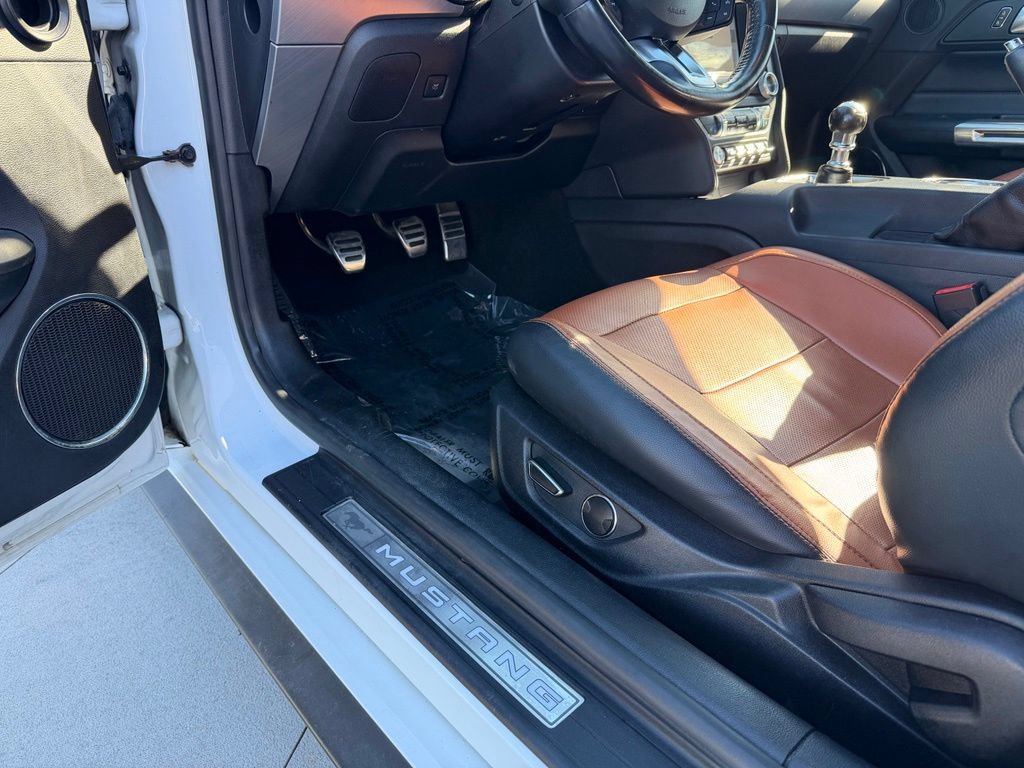 Used 2019 Ford Mustang Premium RWD image 27