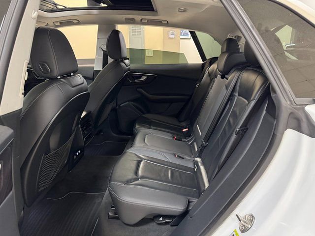 Used 2019 Audi Q8 Premium image 20