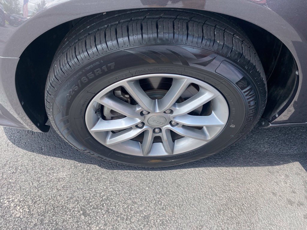 Used 2019 Dodge Grand Caravan SE FWD image 24