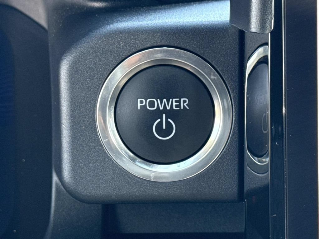 Used 2025 Toyota 4Runner Limited AWD/4WD image 8