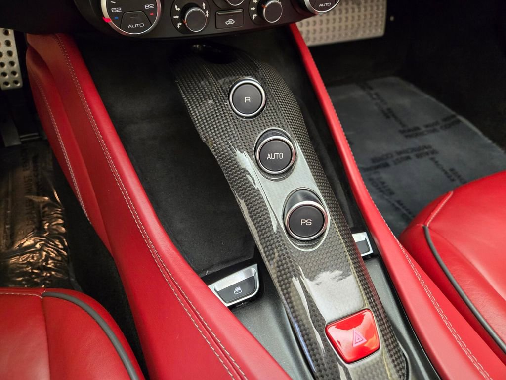 Used 2015 Ferrari California T RWD image 38