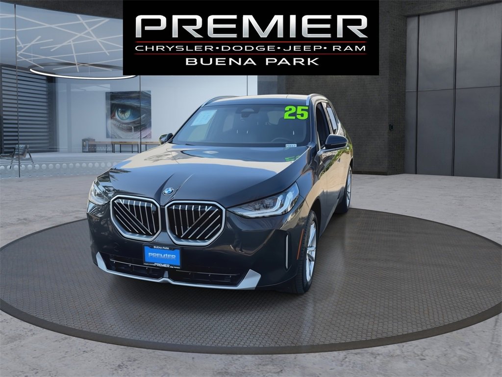 Used 2025 BMW X3 xDrive30i w/ Premium Package image 3