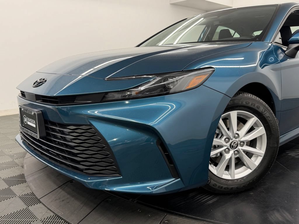 Used 2026 Toyota Camry LE w/ Convenience Package FWD image 3