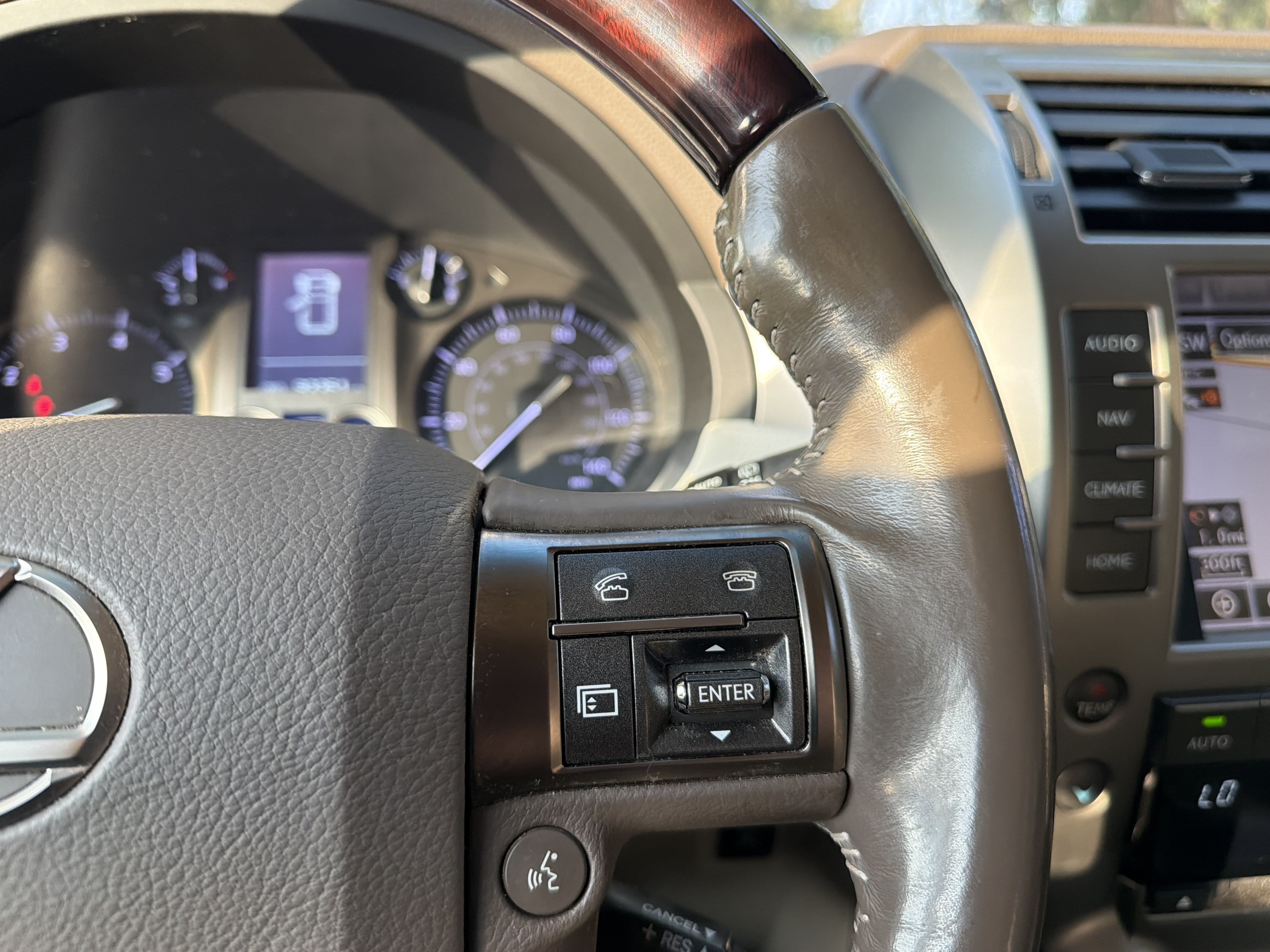 Used 2017 Lexus GX 460 Premium w/ Premium Package AWD/4WD image 20