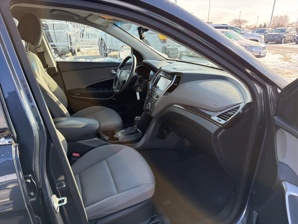 Used 2017 Hyundai Santa Fe SE image 19