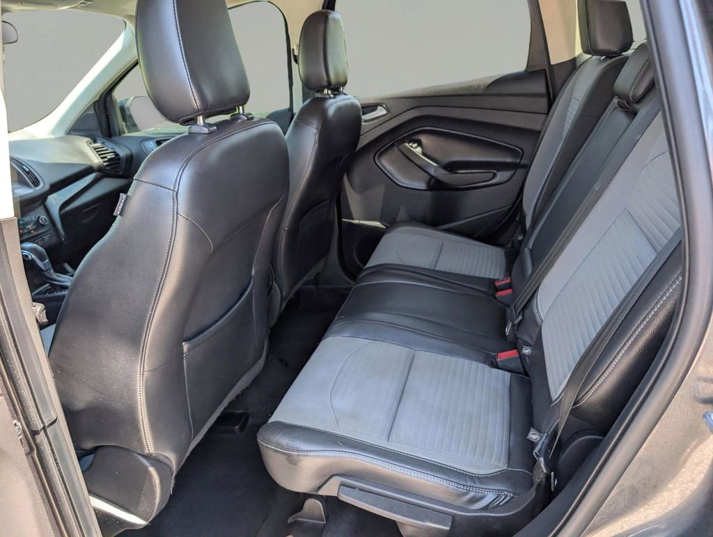 Used 2019 Ford Escape SE image 14